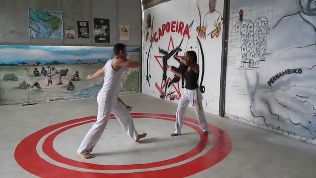 Movimentos básicos de Capoeira (2/2): Negativa, Cocorinha e Esquiva Lateral - República de Palmares смотреть онлайн