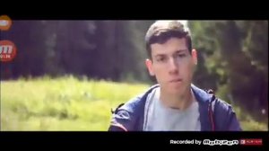 Песня ВЛАДУСА называется Красный атестат