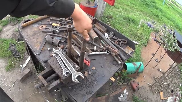 Демонтаж и разбор пакета рессор МАЗа. Наладка трактора Т-150К.