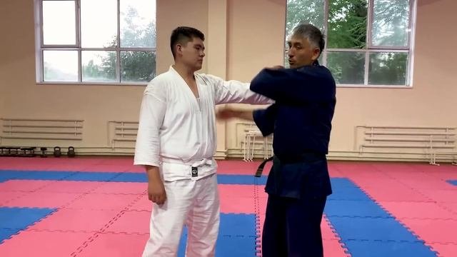 Опасный вариант уличной самозащиты №2. Система самообороны.