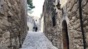 Лакосте (Lacoste) замок маркиза де Сада