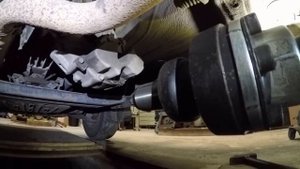 Suzuki Grand Vitara 2005-2014 - замена сальника раздатки заднего кардана
