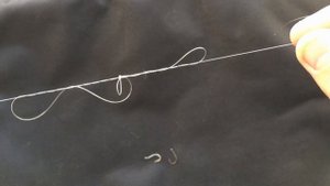 Как привязать два крючка к поводку. Узел коромысло. How to tie two hooks.