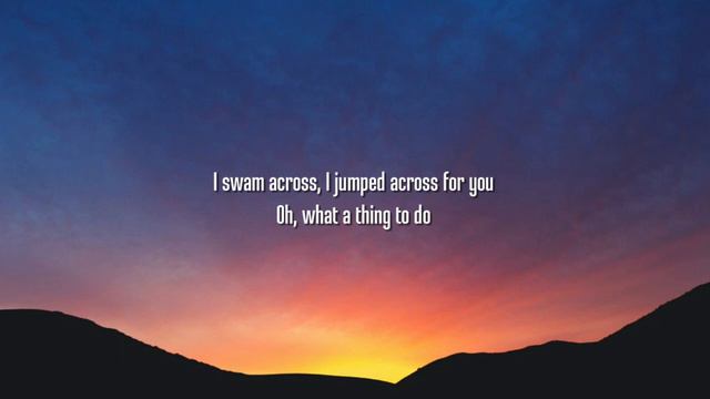 Coldplay - Yellow (Lyrics) смотреть онлайн