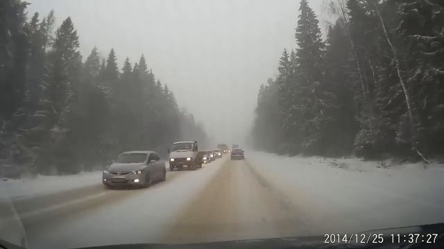 Запись 25 декабря в снегопад. МКАД - Р111 (Пятницкое ш.) - А107 - М10. смотреть онлайн