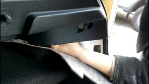 Ford fiesta 2011 год :Замена лампы на задней фаре