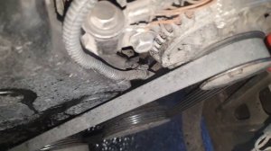 Тойота Ноах, замена помпы, установка шпильки, запуск(1)