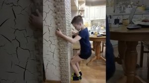 правильное приседания для детей.