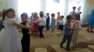 Общий танец в средней группе "Раз ладошка, два ладошка"