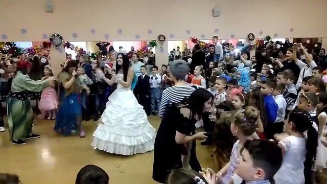 МАОУ СОШ №17 «Мы встречаем Новый год» смотреть онлайн