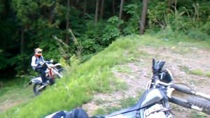 Hill climb contest: KTM 500 EXC 6 Days versus XR250 Baja