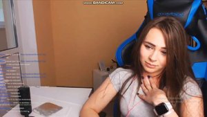 МИХАЛИНА СПАЛИЛА СВОЙ ВИБРАТОР!!! / МИХАЛИНА СТОНЕТ НА СТРИМЕ!