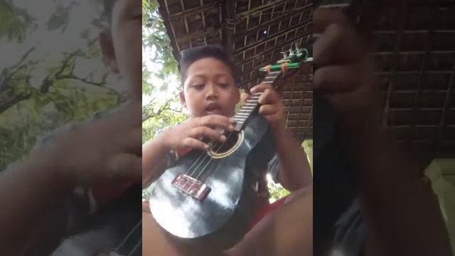 Saran jika beli ukulele смотреть онлайн