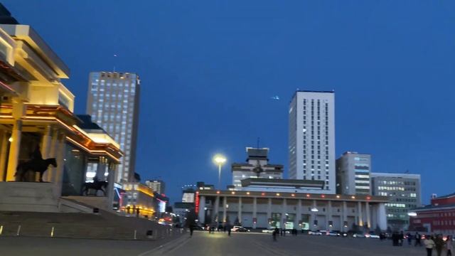 Монголия Улан-Батор центральная площадь памятник Чингисхану смотреть онлайн