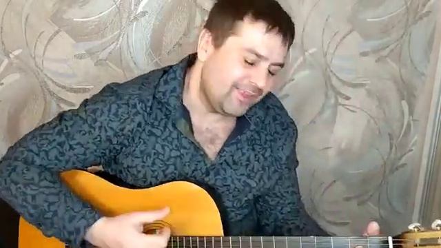 ИДЁТ ПАРНИШКА УЛИЦЕЙ смотреть онлайн