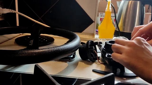 Адаптер для Thrustmaster T300 на другое рулевое колесо.