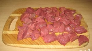 Тушеное мясо в горшочке