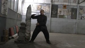 Тайцзи конструктор,
Удары локтями.
Первый удар горизонтальный, важно отаботать движение по правиль