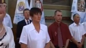 Светящийся силуэт в церкви