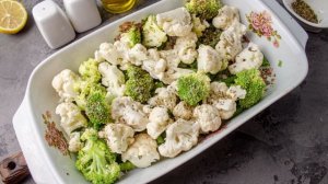 Форель с брокколи и цветной капустой в духовке