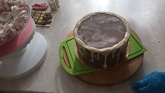 УКРАШЕНИЕ СРАЗУ ДВУХ ТОРТОВ ! // КАК УКРАСИТЬ ТОРТ// decorating two cakes at once !