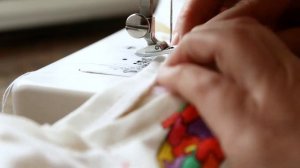 Пришиваем бирки на трикотаж