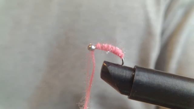 Мушка хариусная. Вяжу муху или обманку на хариуса. смотреть онлайн