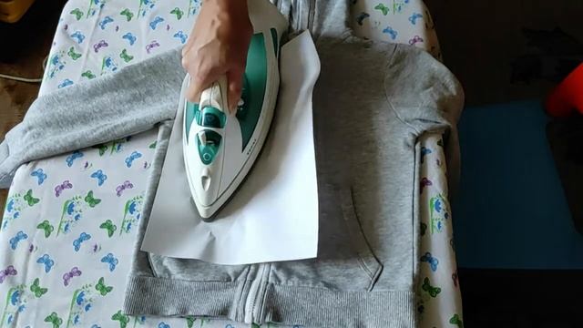 Как приклеить термонаклейку на одежду
