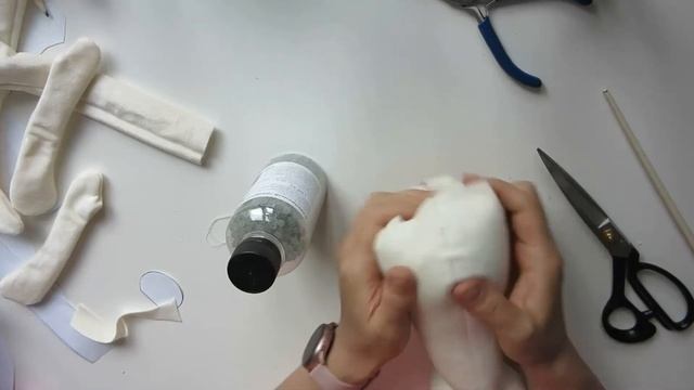 Зайка в колпачке