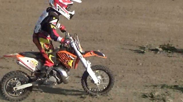 Подготовка к соревнованиям по мотокроссу смотреть онлайн