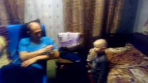 Папа ругается с сыном