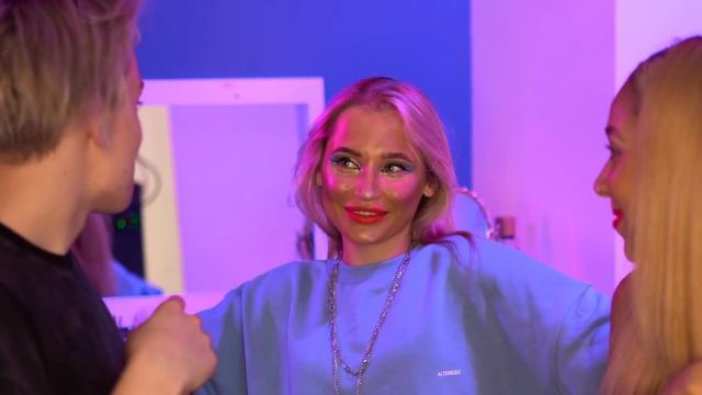 СВАДЕБНЫЙ МАКИЯЖ от девочек XO TEAM / РЕАКЦИЯ парня на ПРАНК смотреть онлайн