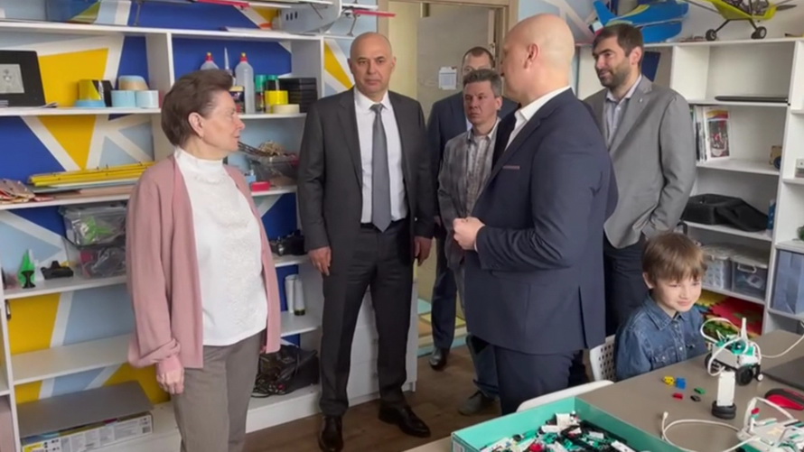 Наталья Комарова посетила Центр молодёжного инновационного творчества в Сургуте