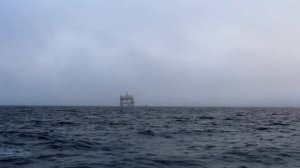 Заставка. Видео-обои. Чёрное море. Голубой залив. Туман над морем. Волнующееся море