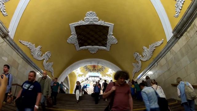 Станция метро Комсомольская / Площадь трёх вокзалов