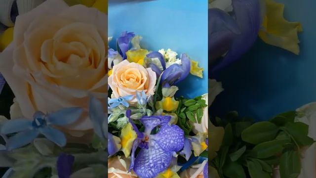 Корзина с розами и орхидеями Цветочный улёт #доставкацветов #букетыназаказ #розы #орхидея #orchid смотреть онлайн