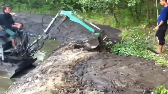Окончательный поплавок плавает экскаватор с обратной лопатой экскаватор с обратной лопатой Плавающ смотреть онлайн