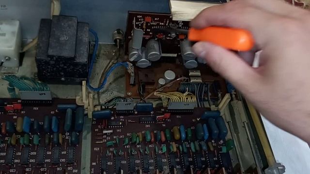 эквалайзер прибой э014с обзор на содержание ценных радиодеталей.