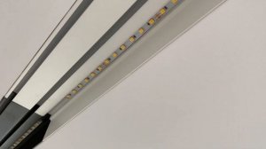 Шоурум в Москве.Потолок премиум класса.Ткань Descor. Теневое примыкание Euroslott.Треки и гардины.