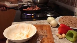 Готовим Яки Собу  . Гречневая лапша с курицей. Традиционное японское блюдо.