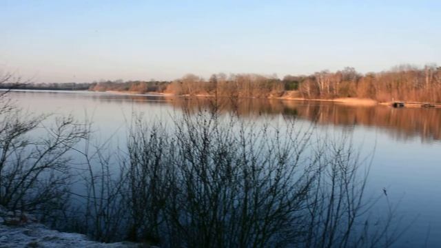 Озеро Офлумерзее возле Нойенкирхена, северная Вестфалия. смотреть онлайн