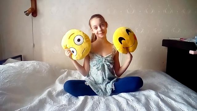 Подушки-смайлики с АлиЭкспресс смотреть онлайн