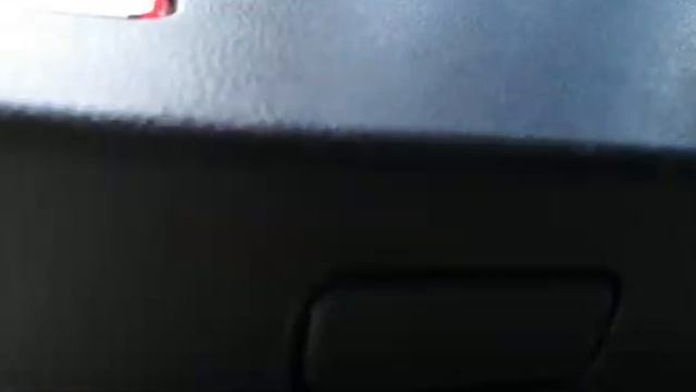 Шкода Карок Белый мишка. Установка стопа и проекции в дверях, снятие карты передней двери смотреть онлайн