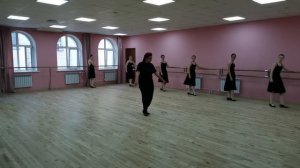 Народно-сценический танец. Комбинация flic-flac в характере мексиканского танца.(ученицы 7 класса).