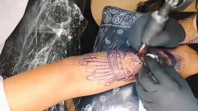 Chicago Tattoos | Tattoo done by Charlie смотреть онлайн