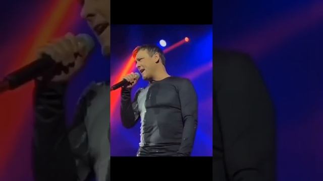 24 октября 2023 ?Сколько смысла в этой песни!Берегите дружбу на деле,это так же просто- я знаю,а ты смотреть онлайн