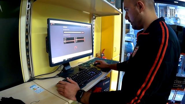 Unboxing e recensione BENQ Zowie XL2540 240hz gaming monitor ITA смотреть онлайн