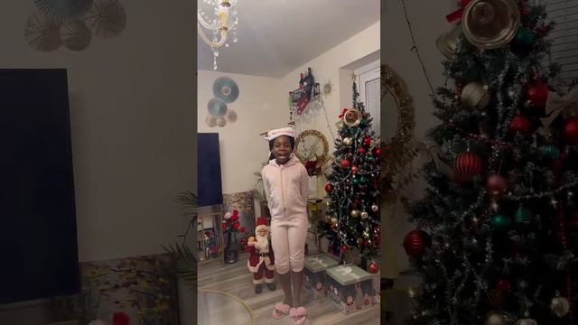 Enjoy this lovely Christmas song from Edna 🥰🎅. Merry Christmas everyone.