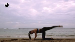 TEN MINUTE BEACH BUTT WORKOUT | Alexis Ren