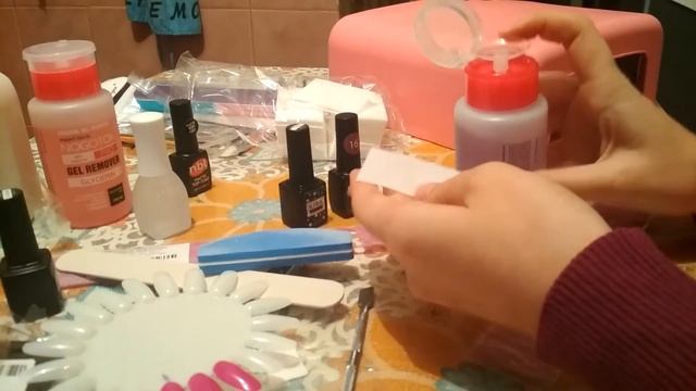Гель-лак для новичков ?| Нуб впервые делает себе маникюр с покрытием. смотреть онлайн